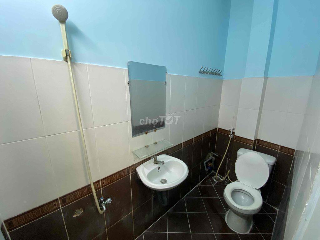 Cho thuê phòng trọ mặt tiền đường Bến Phú Lâm Phường Bình Tây (quận 6)