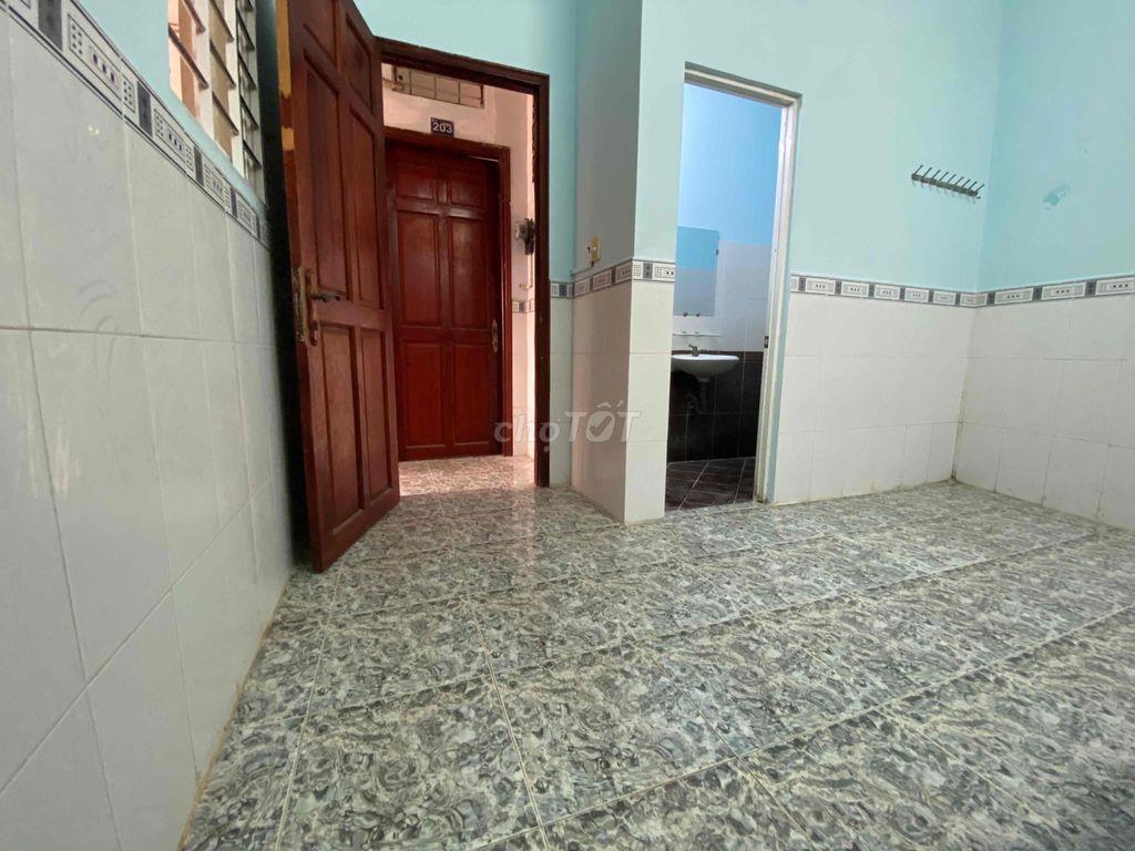 Cho thuê phòng trọ mặt tiền đường Bến Phú Lâm Phường Bình Tây (quận 6)