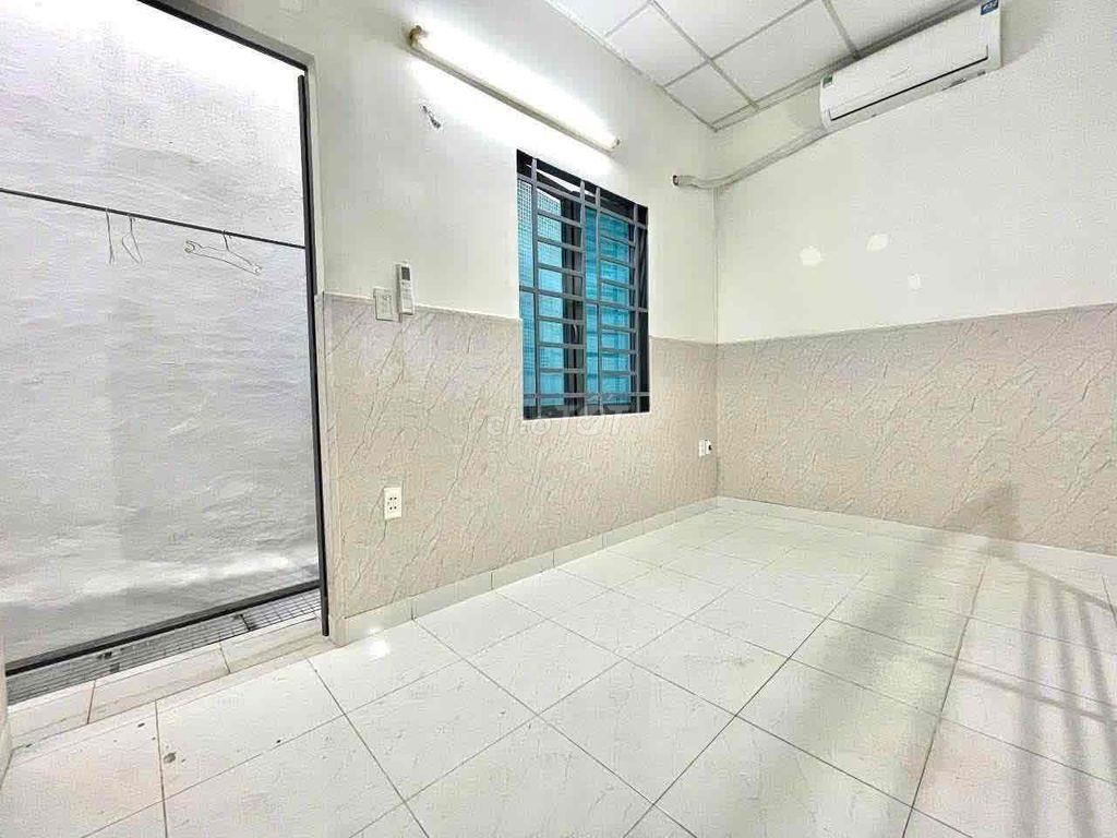 Nhà nguyên căn cho thuê ngay Tân Bình sát quận 10