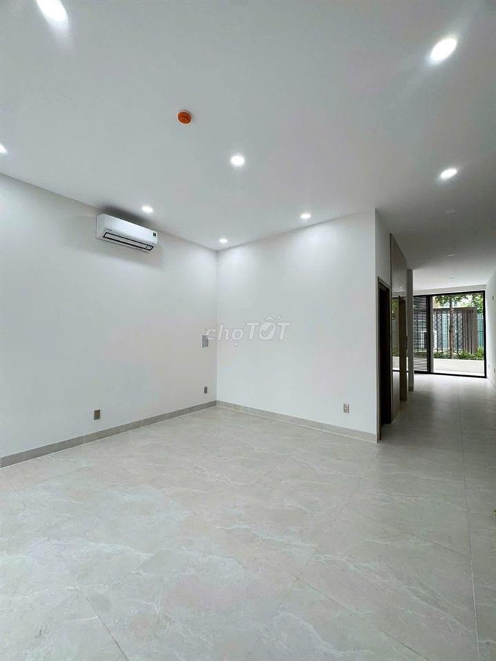 CẦN BÁN GẤP NHÀ PHỐ SOHO 31 TỶ , ĐÃ CÓ SỔ VỊ TRÍ ĐẸP NHẤT DỰ ÁN