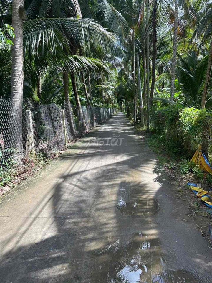 cần bán nhanh lô đất chính chủ 1096m thích hợp tách lô hoặc đất ở