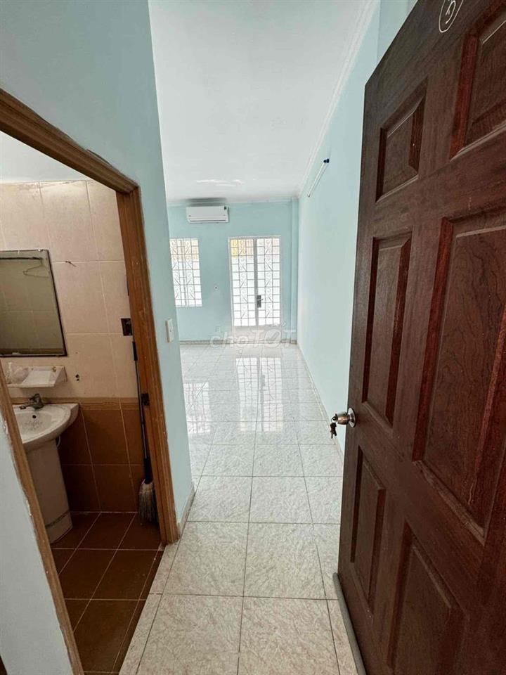 CHO NỮ THUÊ PHÒNG TRỌ BAN CÔNG GÒ VẤP
