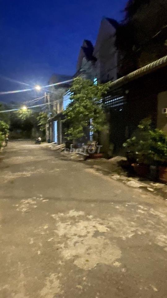 Bán nhà đang ở Chính Chủ  gần Chợ Hóc  Môn
