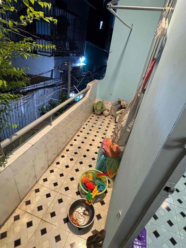 Mình cho nữ share phòng nhà nguyên căn