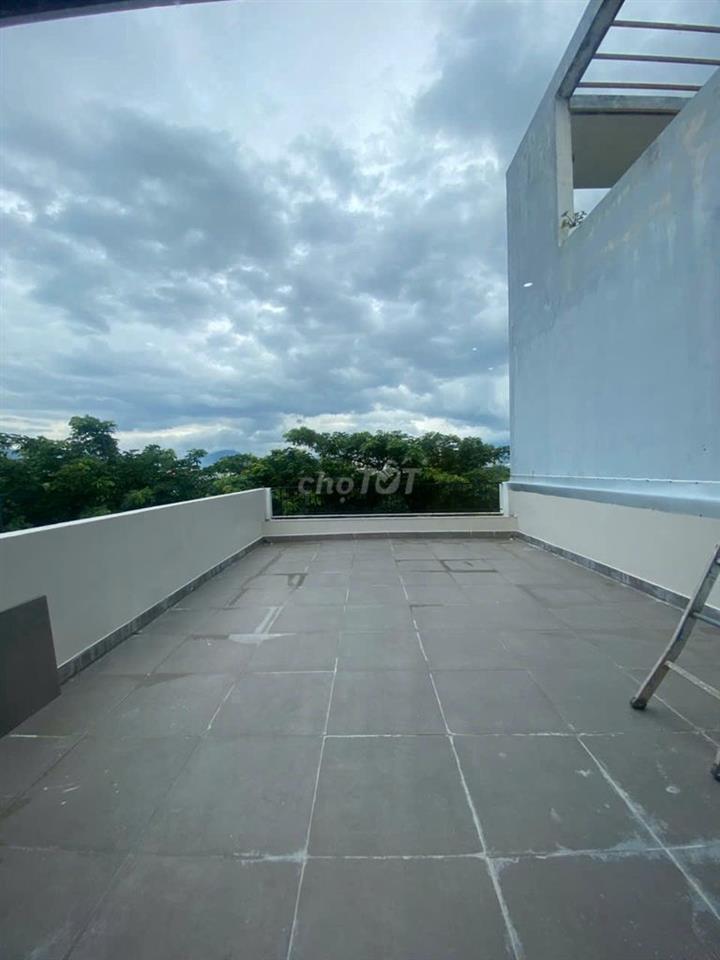 Cho thuê nhà 3 tầng mới xây - đường Phùng Hưng - Liên Chiểu Đà Nẵng