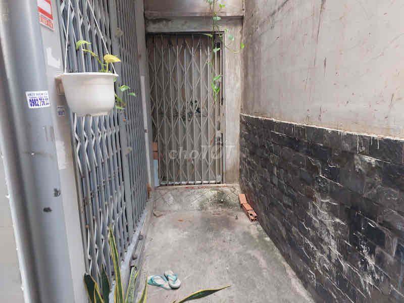 phòng trọ 1tr2 tháng 9 vô ở