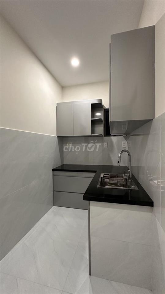 Chính chủ cho thuê phòng 40m2, ban công, tách bếp
