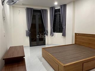 Chính chủ cho thuê phòng 40m2, ban công, tách bếp