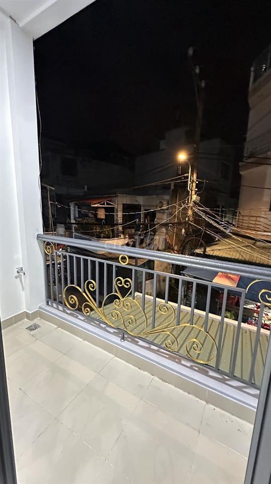 Chính chủ cho thuê phòng 40m2, ban công, tách bếp