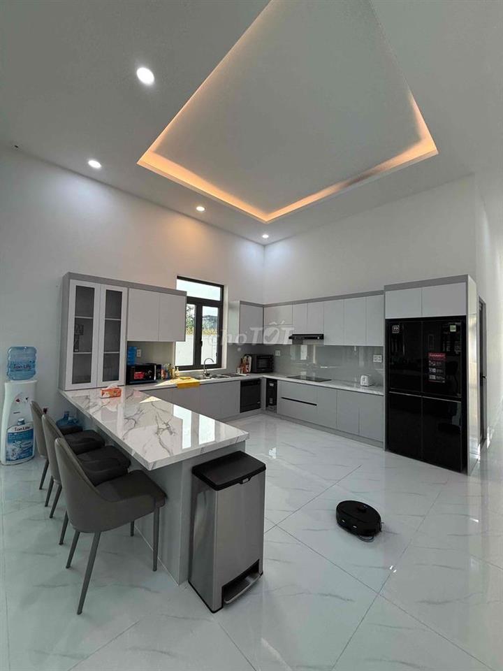 Cho thuê Villa - Nội thất đầy đủ - Ngay Vinhomes Saigon Park