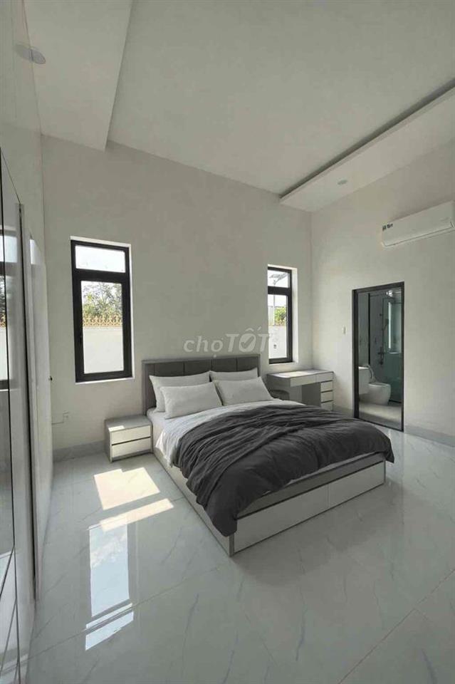 Cho thuê Villa - Nội thất đầy đủ - Ngay Vinhomes Saigon Park