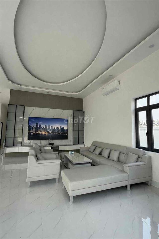 Cho thuê Villa - Nội thất đầy đủ - Ngay Vinhomes Saigon Park
