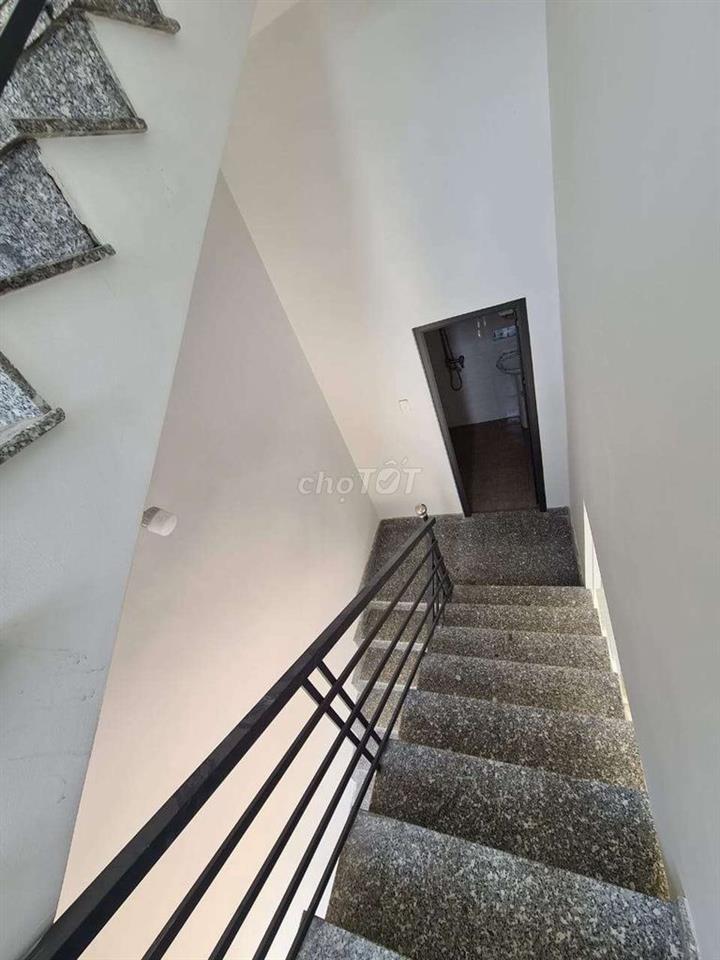 Cho thuê nhà góc 2 MT 163 Nguyễn Cơ Thạch