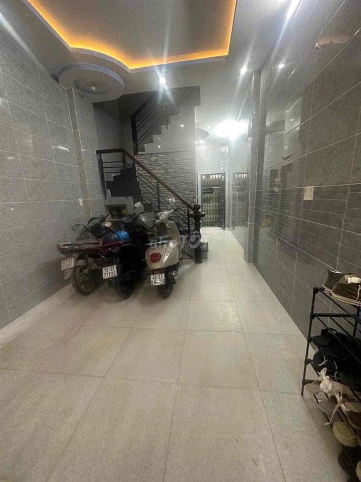 NHÀ CHO THUÊ 4 PHÒNG NGỦ P17