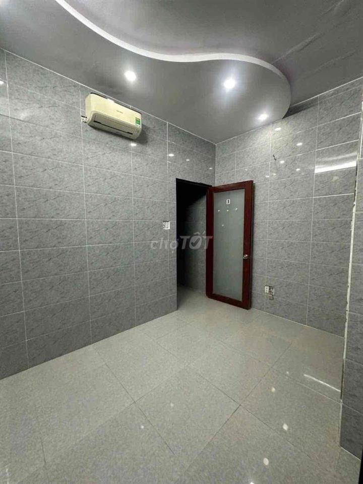 NHÀ CHO THUÊ 4 PHÒNG NGỦ P17