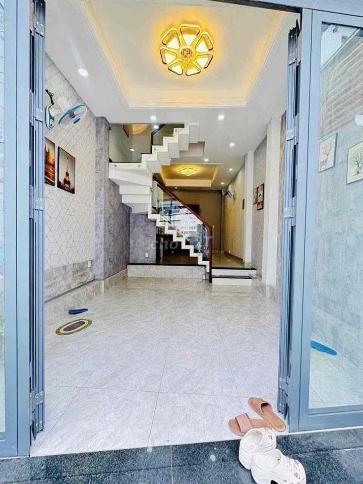 NHÀ THUÊ 4 PHÒNG NGỦ - HẺM TẢI