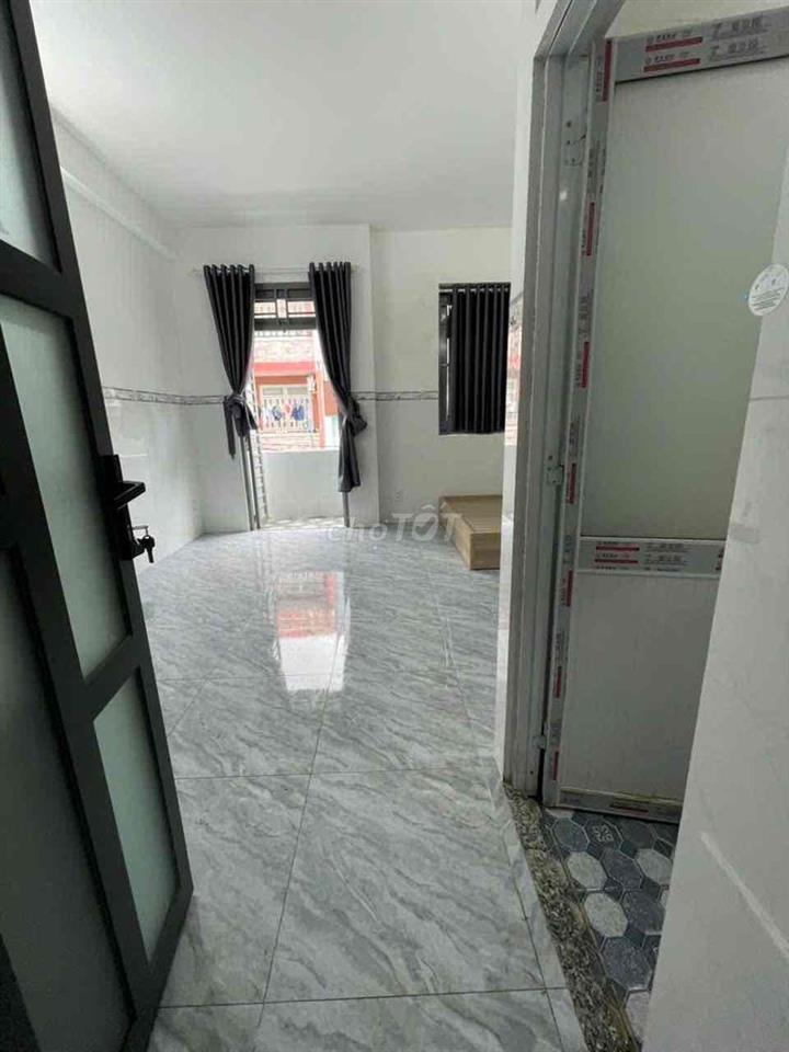 STUDIO BAN CÔNG THANG MÁY FULL NỘI THẤT MỚI 100%_PHẠM VĂN CHIÊU P9 QGV