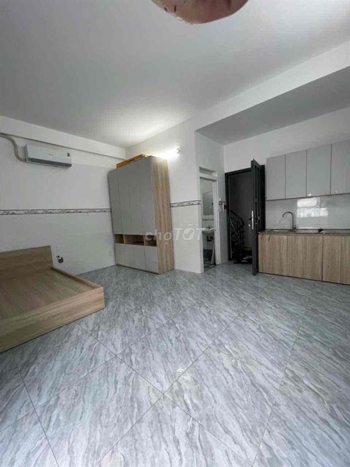 STUDIO BAN CÔNG THANG MÁY FULL NỘI THẤT MỚI 100%_PHẠM VĂN CHIÊU P9 QGV