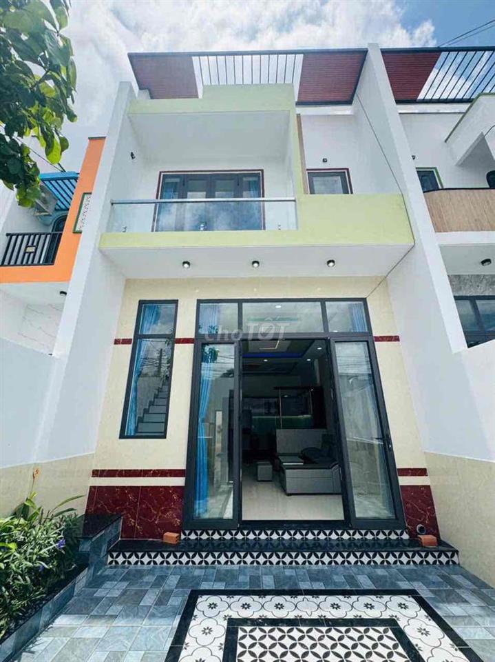 Trung Tâm Ngã 3 Mỹ Hạnh