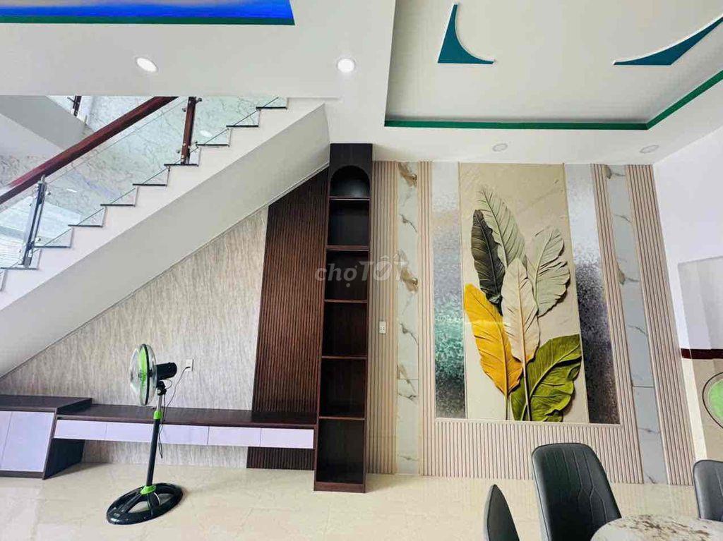 Nhà vị trí trung tâm ngã 3 Mỹ Hạnh cách Vinhomes SG Park 10p