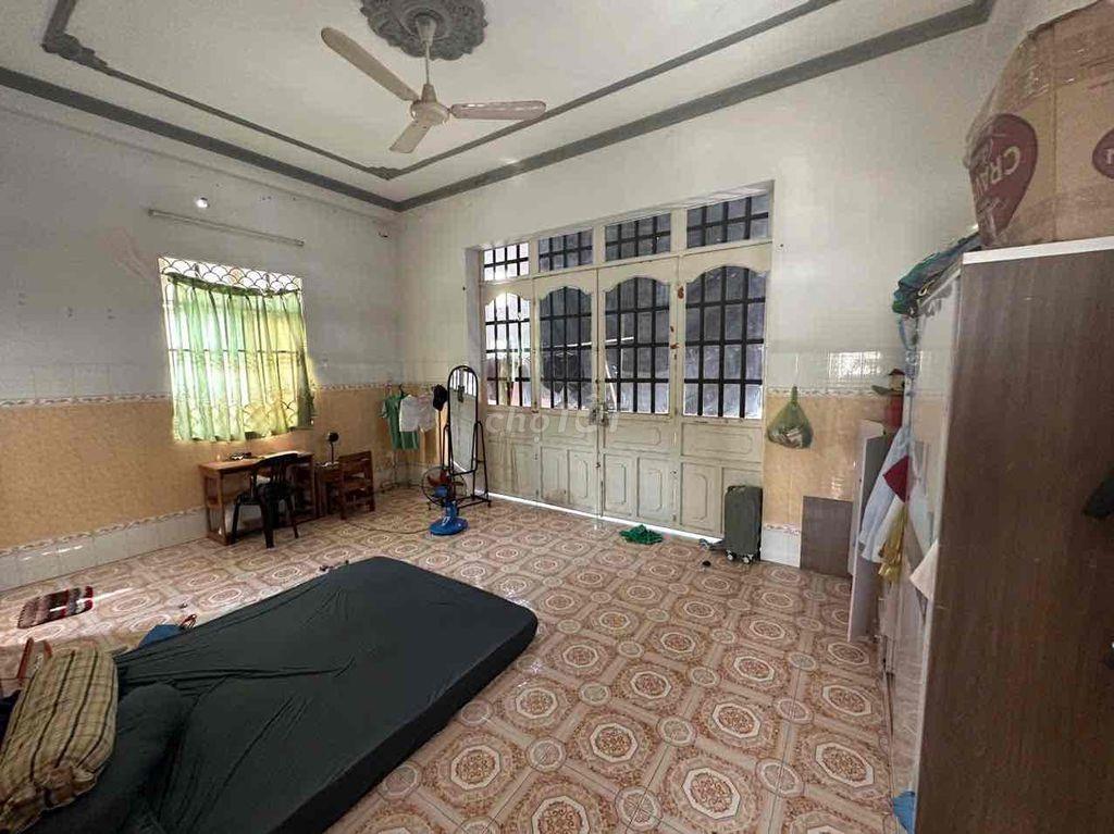 Nhà vườn trung tâm Chợ Vạn Hạnh, Trung Chánh, Nguyễn Ảnh Thủ