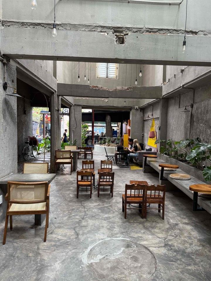 cho share mặt tiền ngang  7m x 25m và 4m x 16m