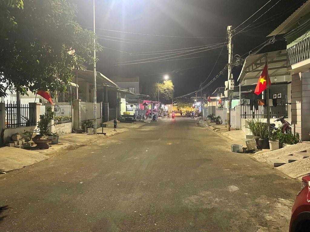 cần bán nhà cấp 4, sổ hồng riêng chính chủ