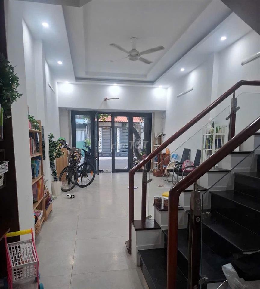 Bán nhà phố KDC đồng bộ ngã tư HTP - Nguyễn Thị Thập, Q7