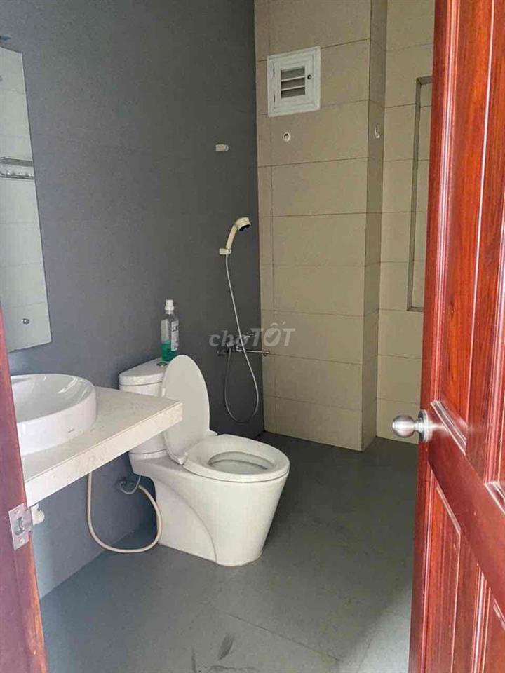 share phòng trong nhà nguyên căn lớn