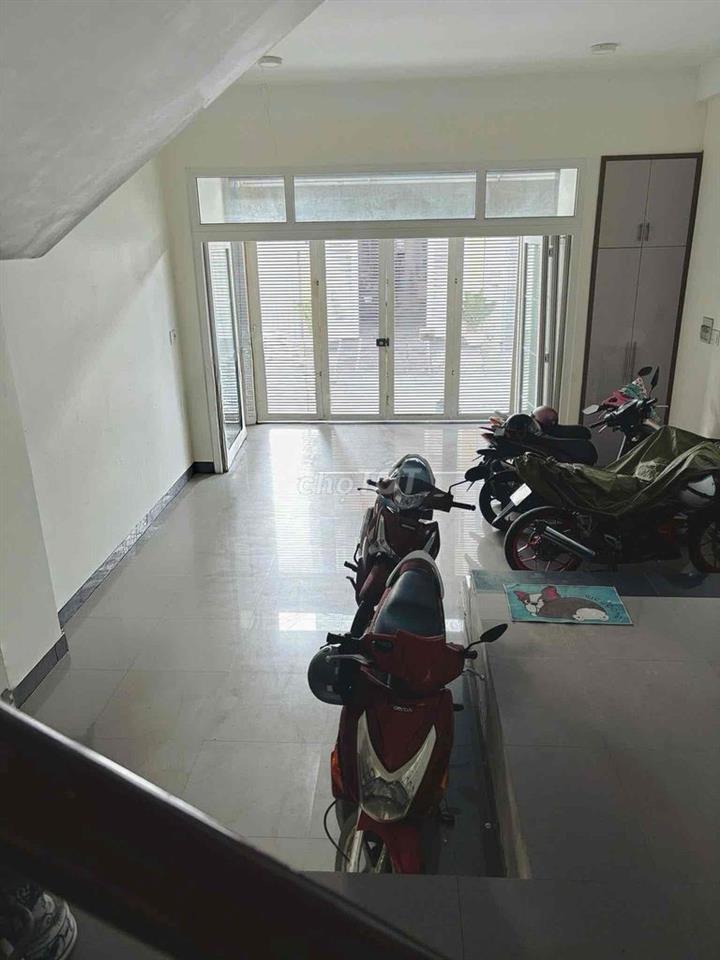 share phòng trong nhà nguyên căn lớn