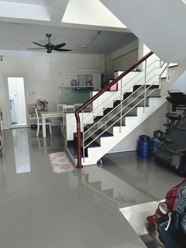 share phòng trong nhà nguyên căn lớn