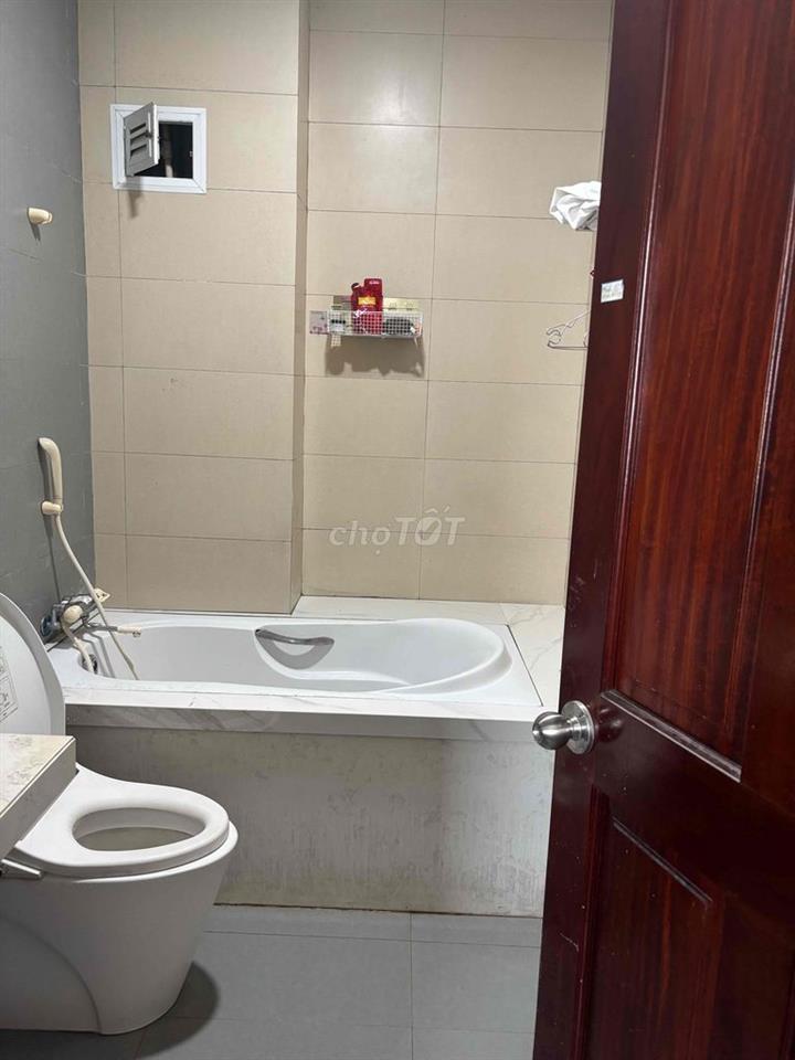 Share 1 phòng trong nhà nguyên căn