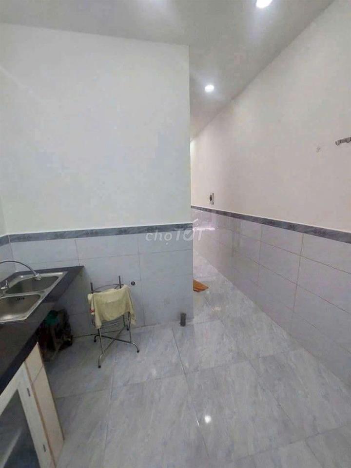 Nhà cho thuê nguyên căn C3 Phạm hùng . Q8