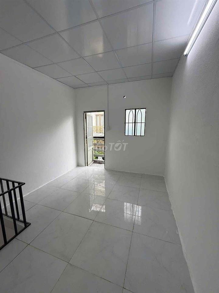 Nhà Cho Thuê Hẻm 8m 1 trệt 1 lửng 1 lầu có 5triệu
