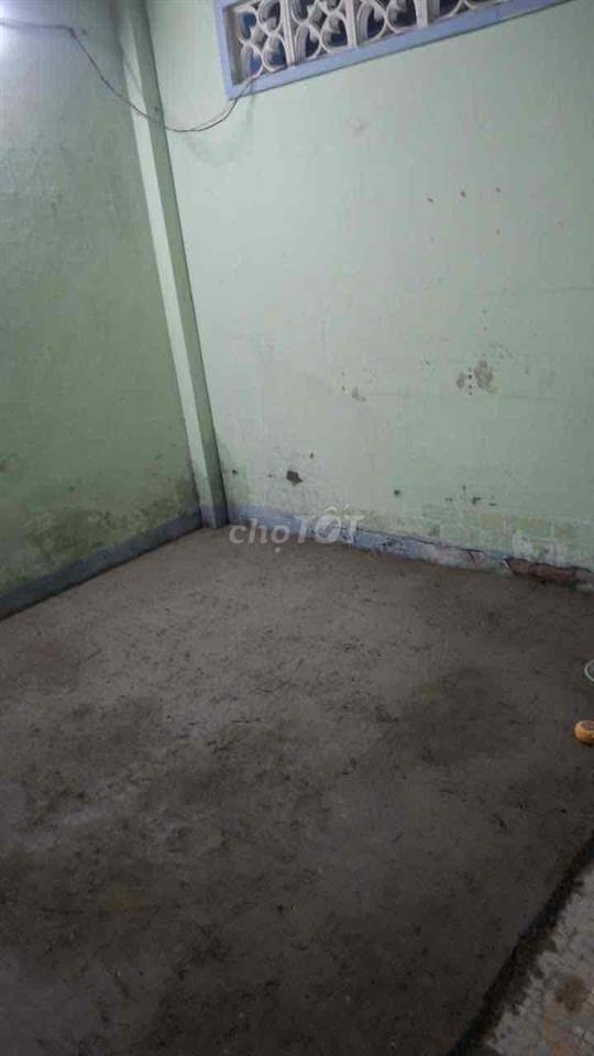 Nhà Cho Thuê Đang Sơn Sửa Mới 7triệu tân phú