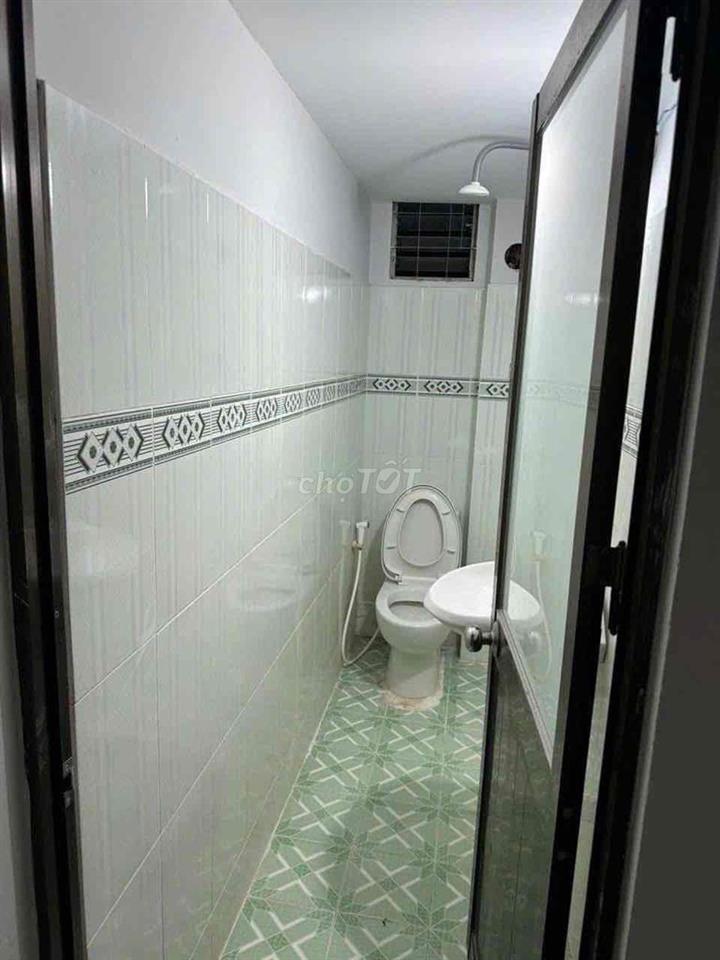 Nhà Cho Thuê Nguyên Căn 2pn 2 wc chỉ 7tr