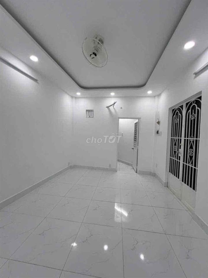 Nhà Cho Thuê Âu Cơ 2 phòng ngủ 2wc