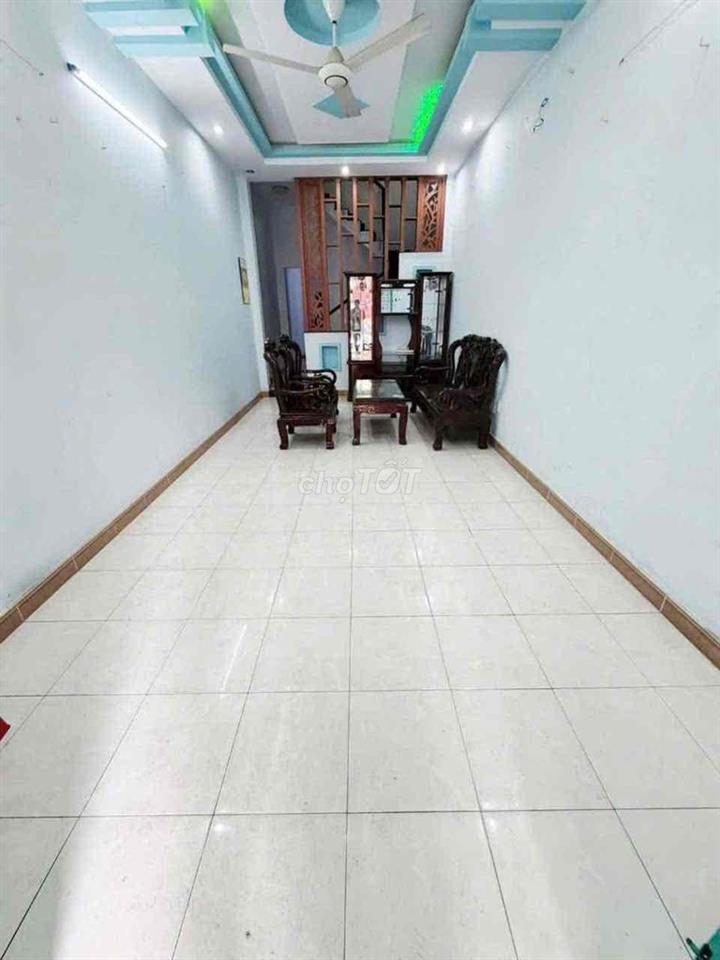 Nhà Nguyên Căn MT 3pn Tân Phú có sẵn máy lạnh
