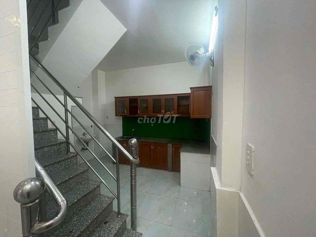 Nhà Cho Thuê 2 phòng 2 wc ở gia đình có 6,5tr