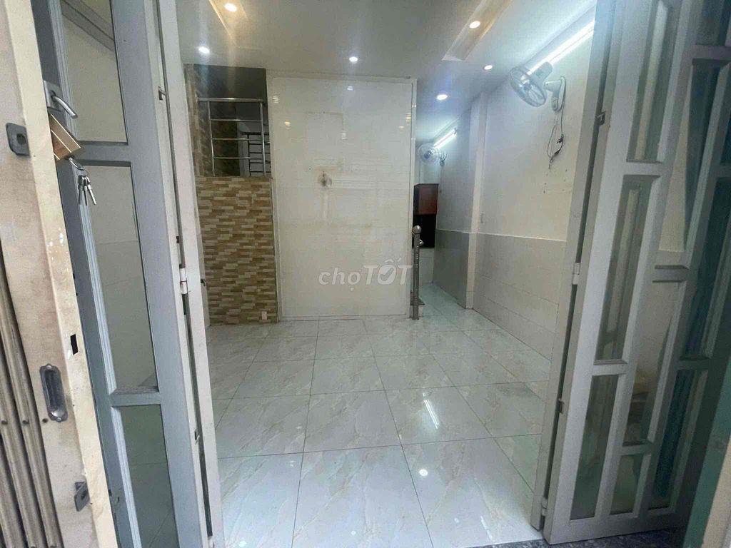 Nhà Cho Thuê 2 phòng 2 wc ở gia đình có 6,5tr