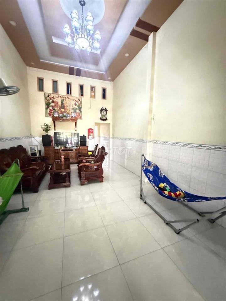 NHÀ MẶT TIỀN ĐƯỜNG SỐ 6 LINH XUÂN. NGAY CHỢ