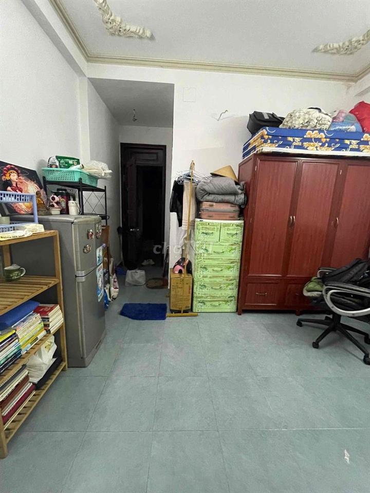 Tìm nữ ở ghép