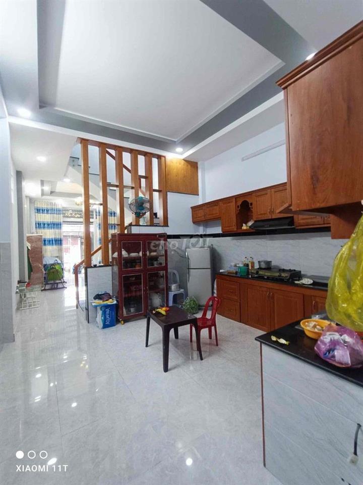 Tìm bạn ở ghép cùng em gái