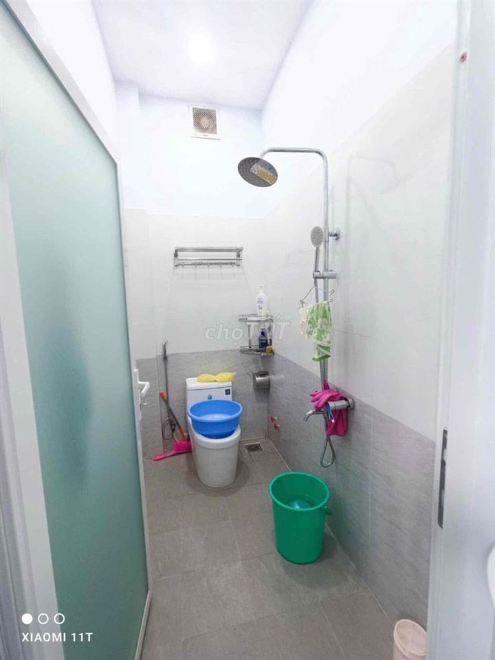 Tìm bạn ở ghép cùng em gái