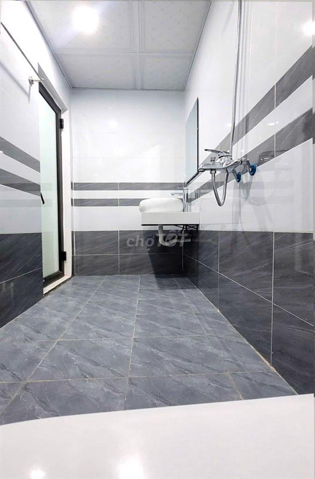 Nhà 4 tầng + 1 tum tại phố Bà Triệu, Hà Đông