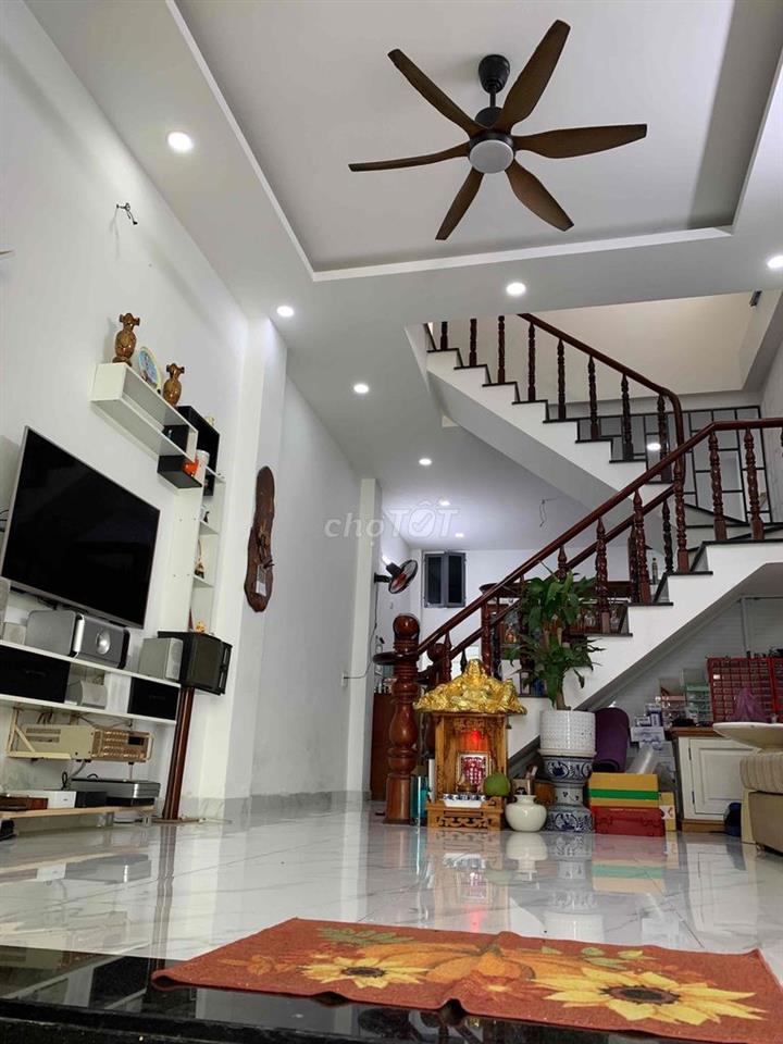 cần bán nhà