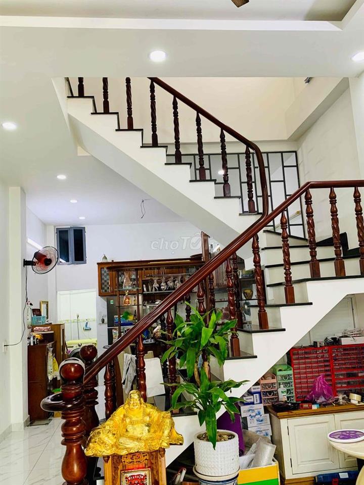 cần bán nhà