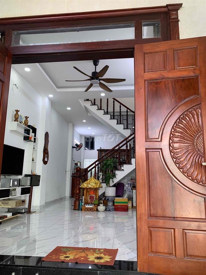 cần bán nhà