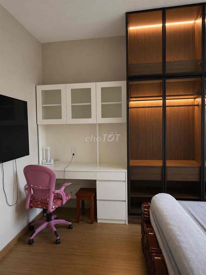 Cho thuê nhà khu biệt thự Phú Thịnh, full nội thất gỗ cao cấp.
