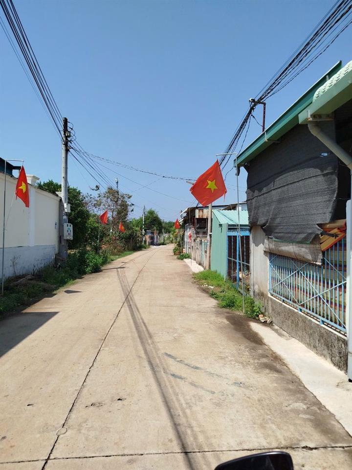 Bán đất thổ cư 6x57, đất bằng phẳng, sẵn điện, nước máy